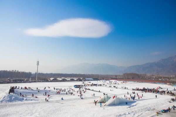 冬天北京哪里好玩又便宜（冬天北京哪里好玩又便宜的地方）-图1