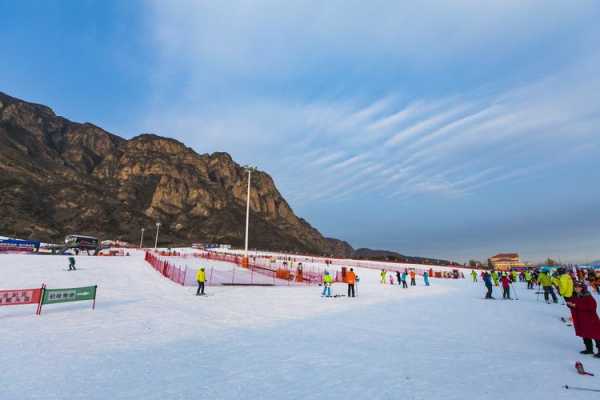 冬季滑雪哪里好（冬季滑雪哪里好玩）-图1