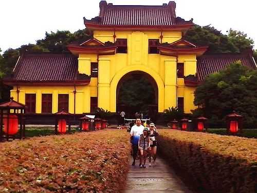 靖江晚上哪里好玩（我和朋友两个人暑假去靖江王府，七星公园可以逃票吗？我们都是外地的大学生~~穷游啊）-图3