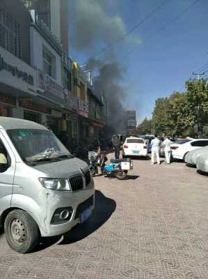 今天保定哪里着火了（保定小车发生碰撞起火自然，车上4人不幸遇难，现场一片狼藉, 你怎么看）-图3